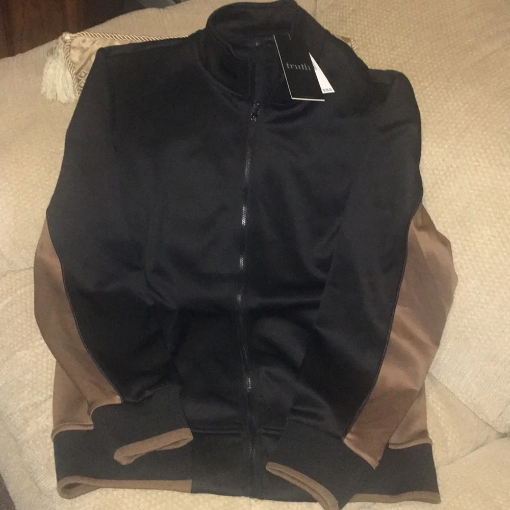 ♠️ NWT Truth by Republic Bomber Light Jacket